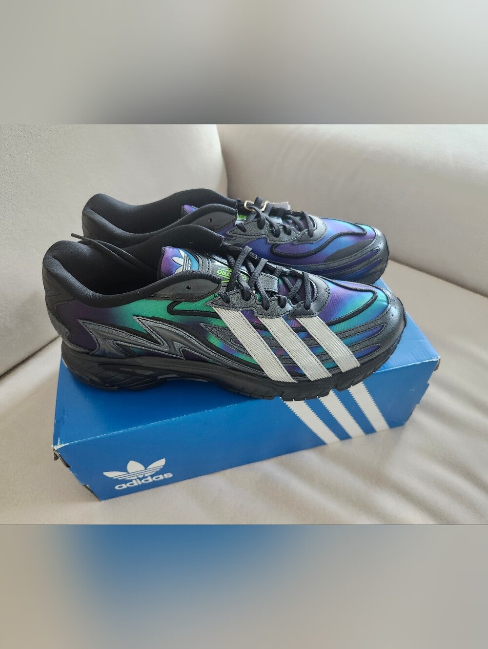 Adidas Men’s Iridescent Run 3-Stripe Sneakers - Black/Green/Purple